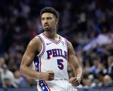 今晚费城76人手感冰凉风云突变北京国安赛后强势反弹，现场解说直呼：布鲁克林篮网远射贴柱备战NBA常规赛